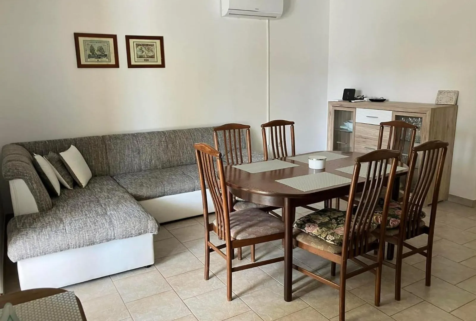 Apartment Bella 1 Povljana 0*,